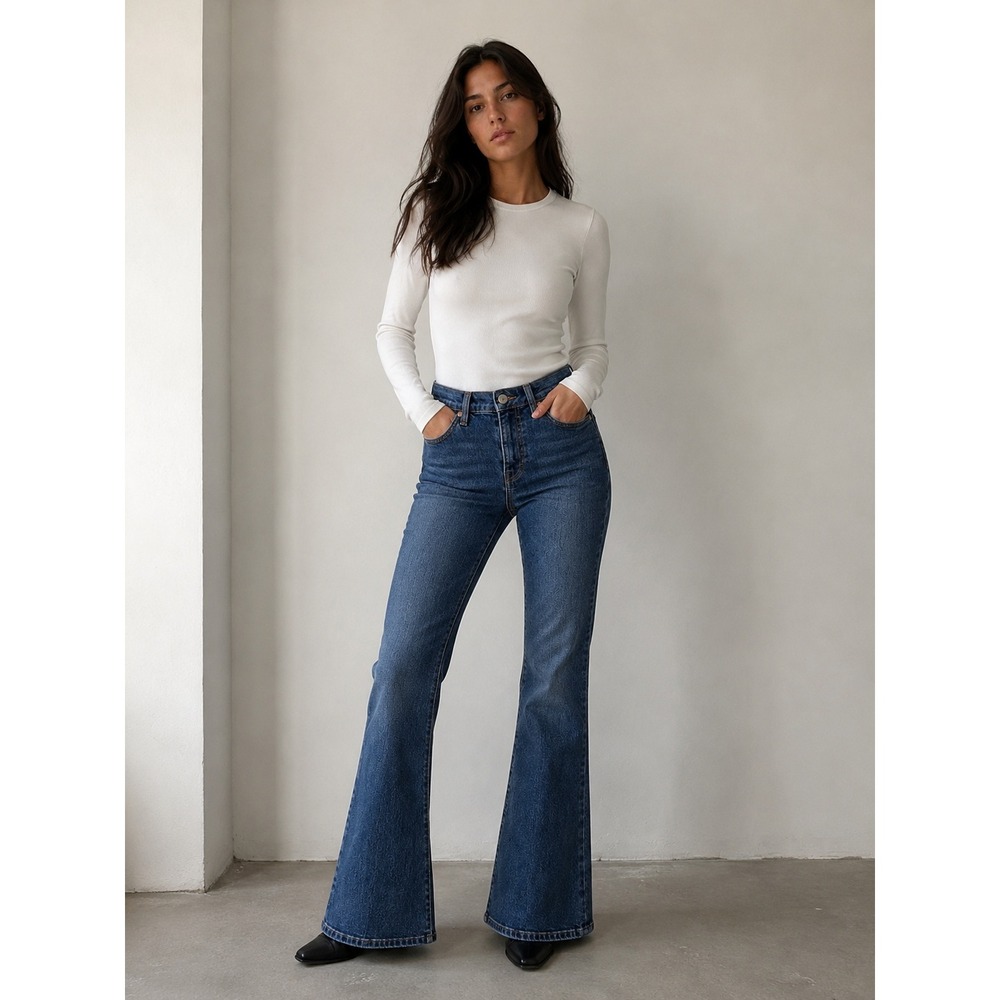 Levis 726 Flare Jeans Womens Size 0 Medium Wash Denim Cropped Y2K Retro Revival